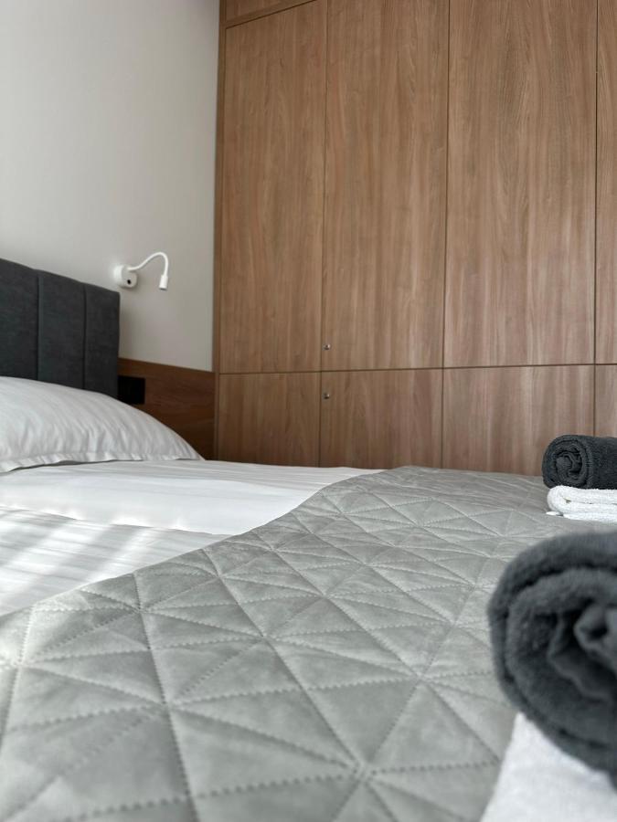 Luxury By The Lake Ap 28 Sibiu Ngoại thất bức ảnh