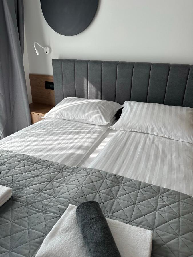 Luxury By The Lake Ap 28 Sibiu Ngoại thất bức ảnh
